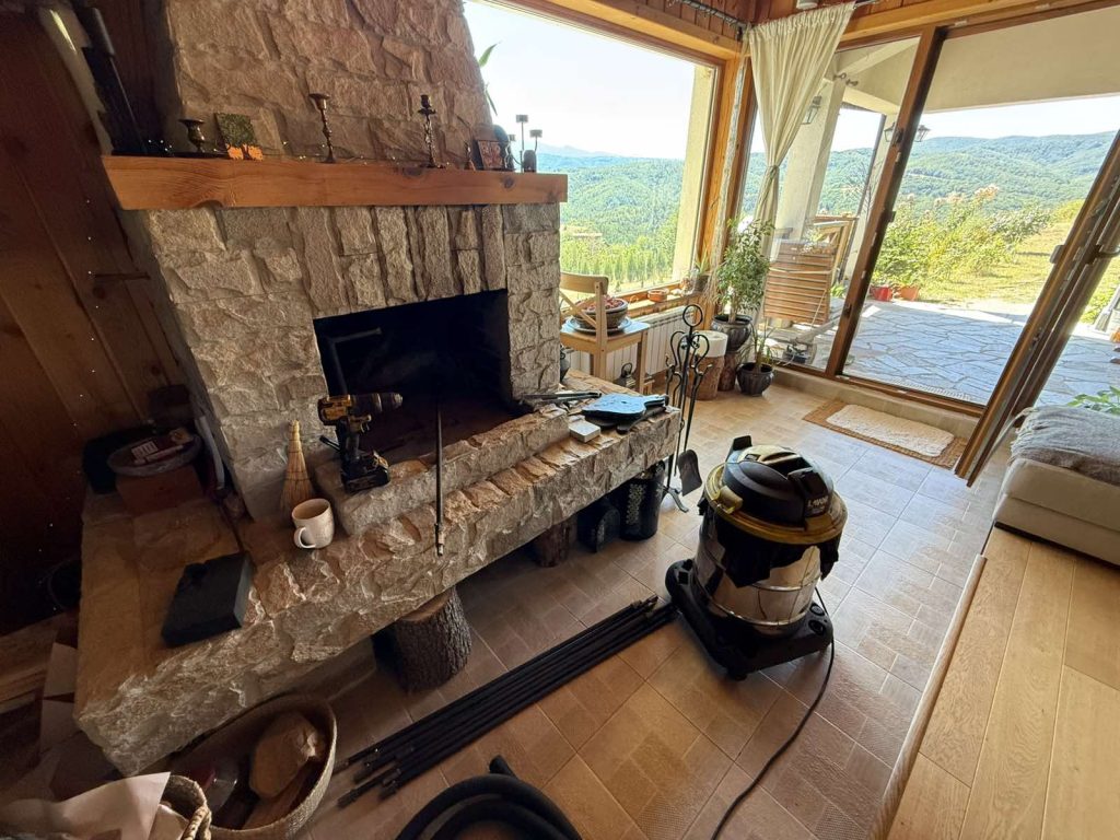 Коминочистачески инструменти по време на работа